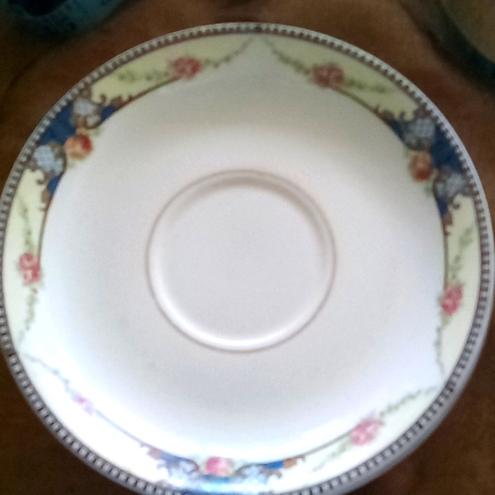 4 vintage camwood ivory saucers